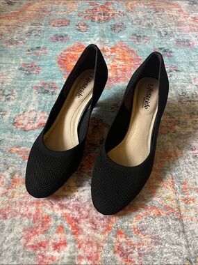 Life Stride Black Knit Comfort Pump Heels